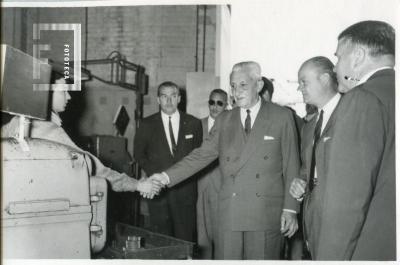 FONDO HUGO ALANIZ - ALBUM 1907 - 13 DE DICIEMBRE - 1964 DIA DEL PETRÓLEO YPF